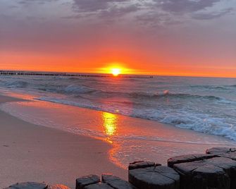 feels Beach Club Hotel - Kuehlungsborn - Playa