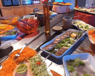 VVF Le Lac de Serre Ponçon à Chorges - Chorges - Buffet