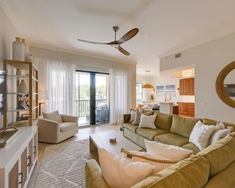 Luxe Naples Bay Resort Condo: Near Fifth Ave! - Naples - Vardagsrum