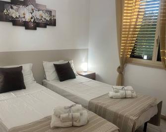 Vacation home with pool in an oasis of peace a few kilometers from the Valley of the Temples - Siculiana - Bedroom