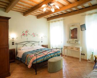 B&B Antica Fonte Del Latte - Santa Vittoria in Matenano - Habitación