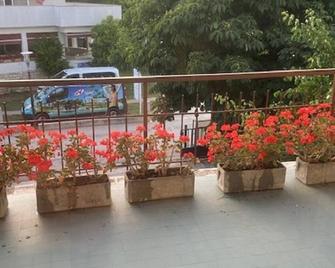 Room in Sukosan with balcony, air conditioning, WiFi 5188-8 - Sukošan - Balcón