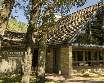 The Lodge Resort Hotel - Forest City - Edificio