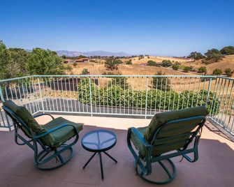 Hidden Views Mission Style House On 10 Acres - Solvang - Balcony