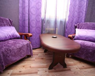 Aparthotel Otin - Tiflis - Sala de estar