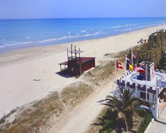 International Camping Torre Cerrano - Pineto - Strand