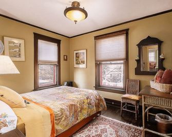 Burnt Toast Inn - Ann Arbor - Bedroom