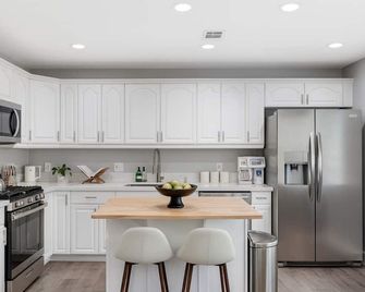 Bella Casa I Pool with Spa Minutes to Downtown and Beaches - San Diego - Køkken