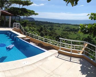 Estado Luna Azul: Tranquil, Elevated Pool Estate Breathtaking Ocean/Sunset Views - Bejuco - Pool
