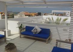 App Rosanna, Estoril area a stone's throw from the sea, Free Wi-Fi & A / C - Boa Vista - Balcony