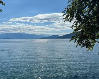 Mayor's Lake and Ski Suite - Sandpoint