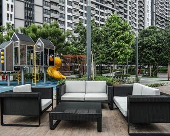 M Vertica KL by Airhost - Kuala Lumpur - Patio