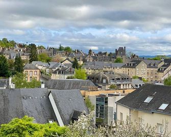 Appart 2 Chambres, Centre Ville, Parking privé clos, Local vélo - Mayenne - Vista del exterior
