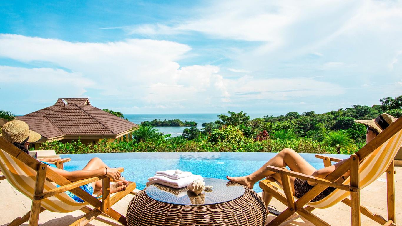 Red Frog Beach Island Resort