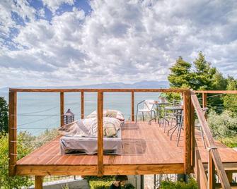 Magical View Studios 1 Asproneri, Kamena Vourla - Kamena Vourla - Balcón