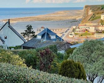 Maison de Charme Pleine vue mer et Falaises. Plage et Village à Pied en 5 min - Veules-les-Roses - Extérieur
