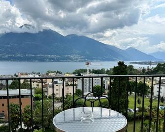 E-Rooms Minusio - Locarno - Balcony