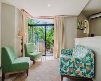Papagayo Golden Palms Beachfront Hotel - Sardinal - Sala de estar