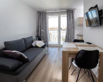 100-Sio Apartamenty Budget I - Koszalin - Wohnzimmer