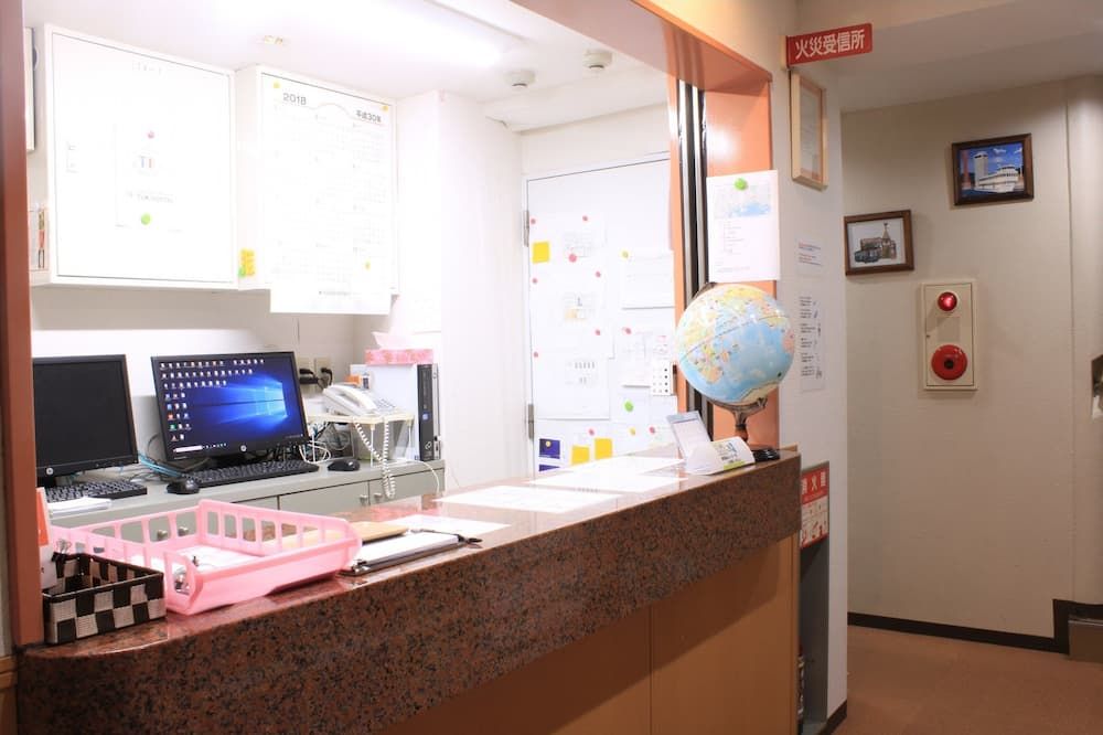 T and K Hostel Kobe Sannomiya East - קובה - דלפק קבלה