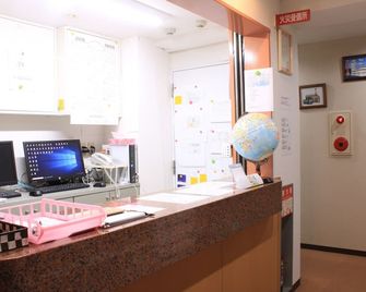 T and K Hostel Kobe Sannomiya East - קובה - דלפק קבלה
