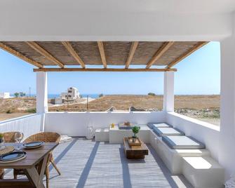 Bianco Diverso Suites - Imerovigli - Balcón