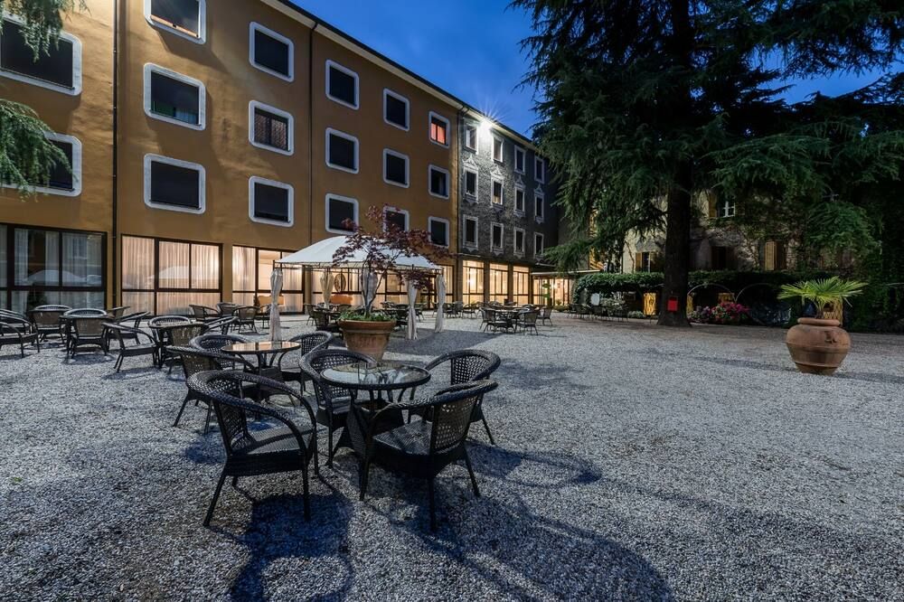 هوتل سان بانكراثيو