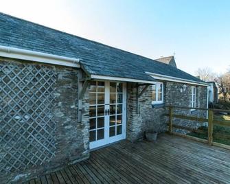 Trenderway Farm - Looe - Patio