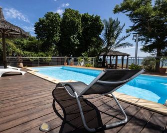 Superb private waterfront villa - Free WiFi - Tombeau Bay - Pool