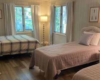 Little Stone's Throw - Lac du Flambeau - Bedroom