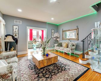 Pet-Friendly Philly Area Hq Near Lincoln Financial - Yeadon - Living room