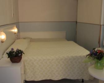 Hotel Ideal - Taggia - Slaapkamer