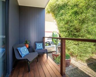 Cozy 1 Bed 1 Bath Tiny Home Near Cbd - Brisbane - Balcony