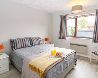 Village Retreat - Ely - Bedroom