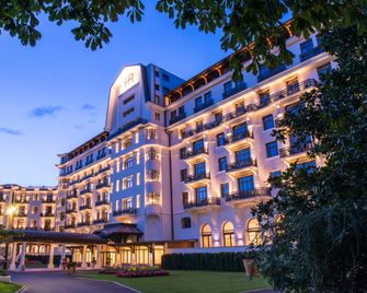Hôtel Royal - Évian-les-Bains - Building