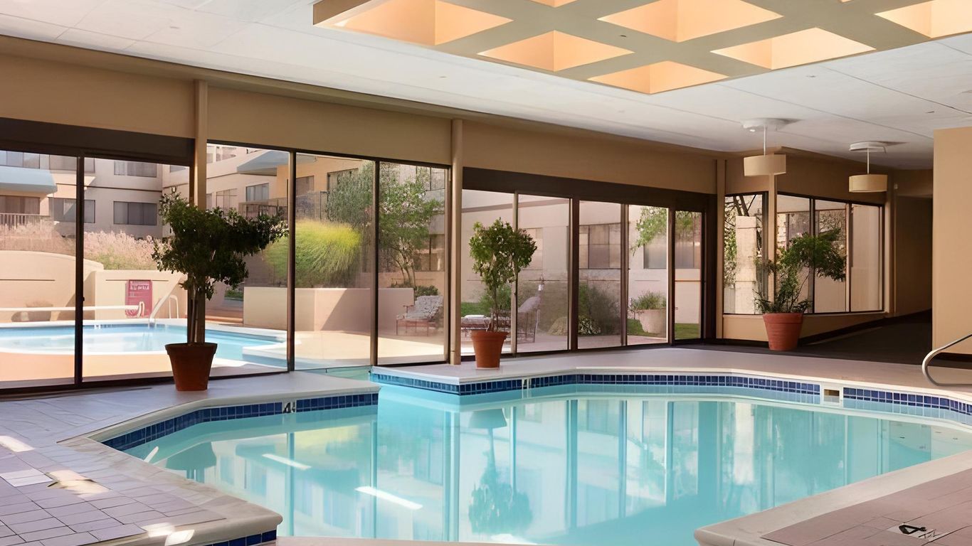 Best Western Plus Miamisburg-Dayton Suites, Banquets & Hotel