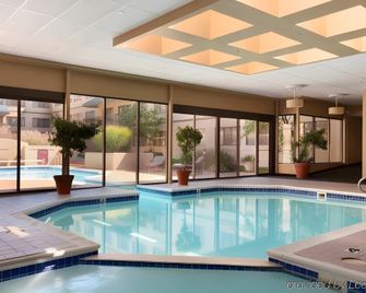 더블트리 스위트 바이 힐튼 데이턴/마이애미스버그 - 마이애미스버그 - 수영장