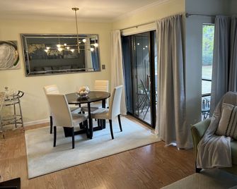 Charming Pinehurst Golf Front Condo - Pinehurst - Їдальня