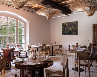 Les Petites Maisons - Hameau des Baux - Paradou - Restaurante