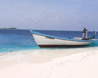 Seasunbeach Naifaru - Malé - Beach