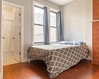 3 bed 2 bath in Prime Bushwick - Brooklyn - Schlafzimmer