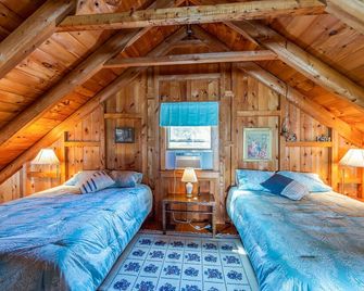 Bay-View. Waterfront Log cabin on the bay. Pet Friendly. - Harpswell - Bedroom
