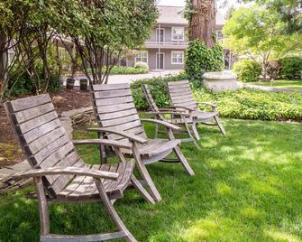 Wine Country Inn - Jacksonville - Innenhof