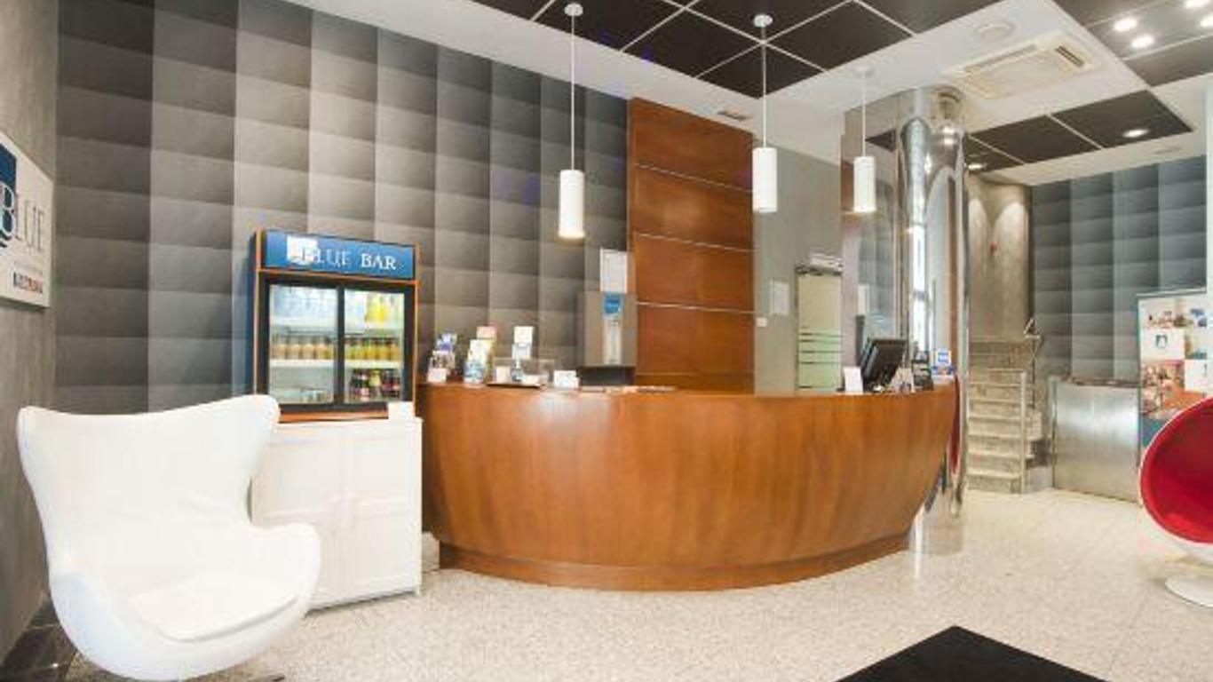 Duerming Longoria Plaza Hotel