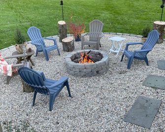 Centrally located spacious home near Elk Mountain - Clifford Township - Patio