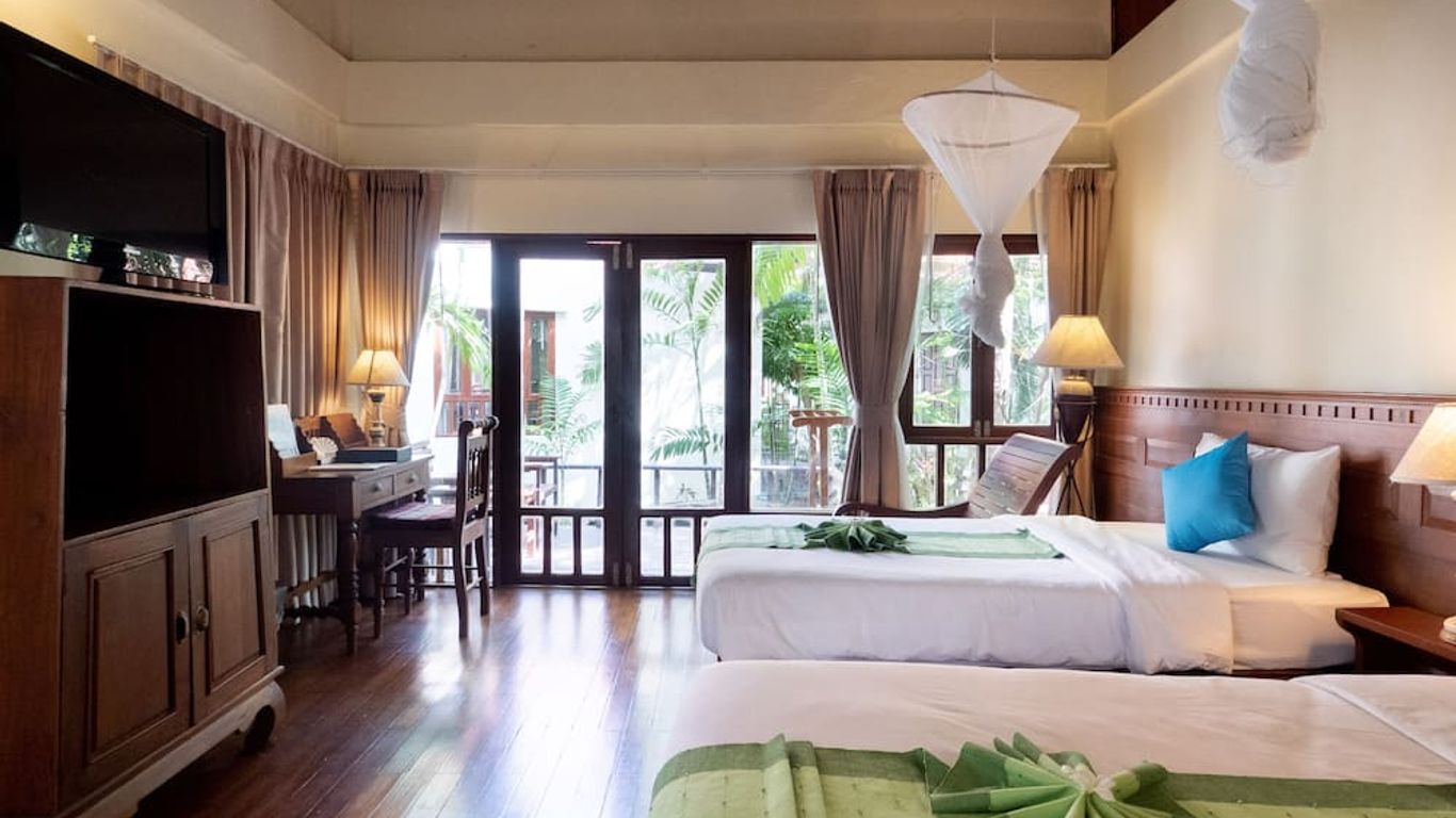 Royal Lanta Resort & Spa