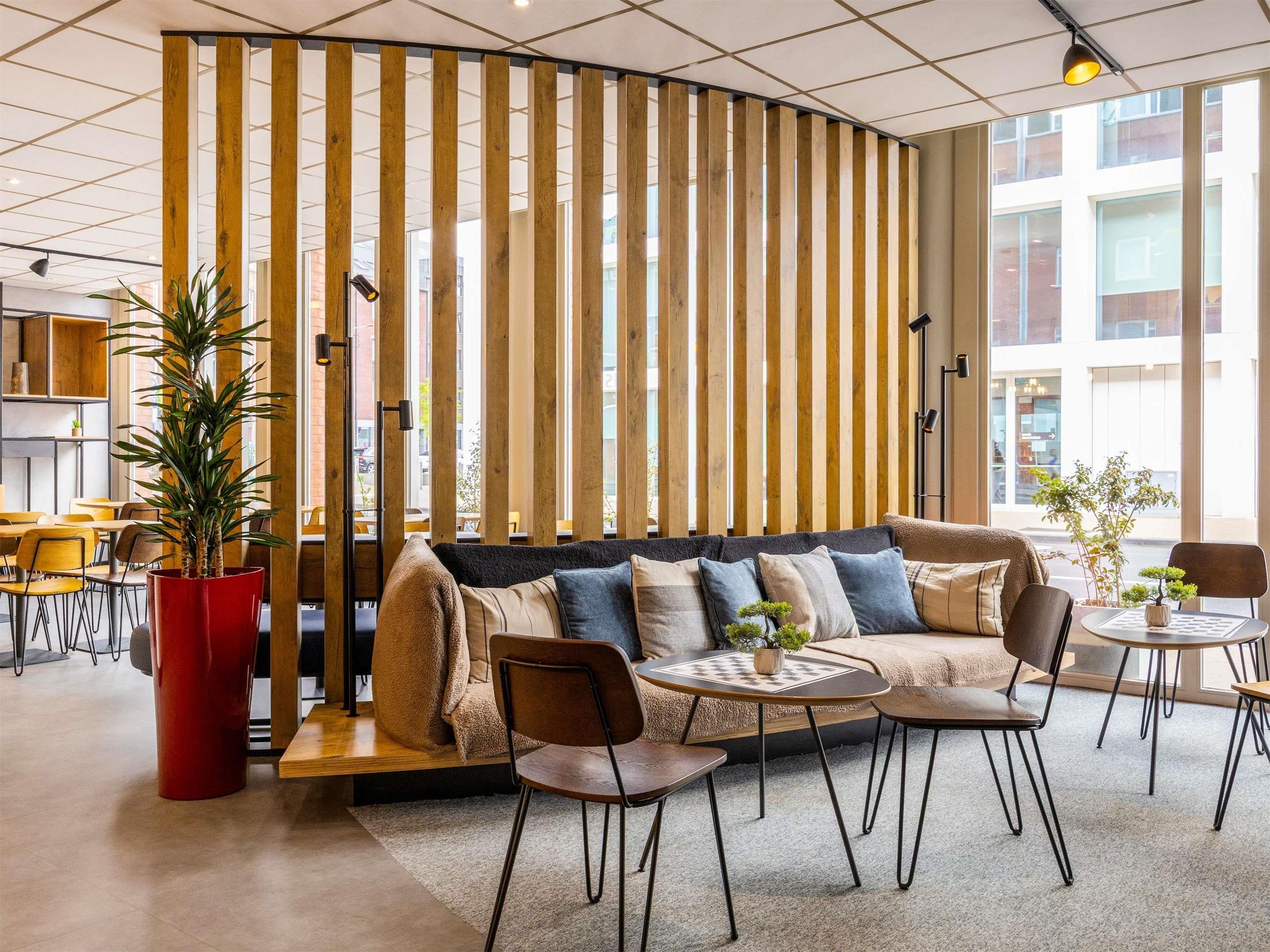 إيبيس نامور سنتر