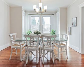 Grace's Place - Greenwich - Dining room