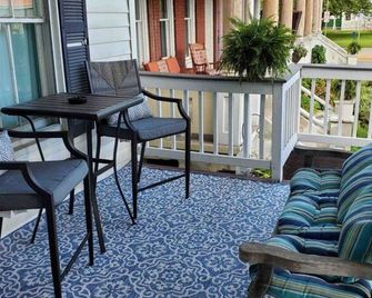 Cozy Getaway near Harper`s Ferry, C&O & Potomac - Brunswick - Balcony