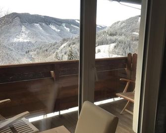 Double room with shower, WC - Pension Gsenger - Ramsau am Dachstein - Balcony